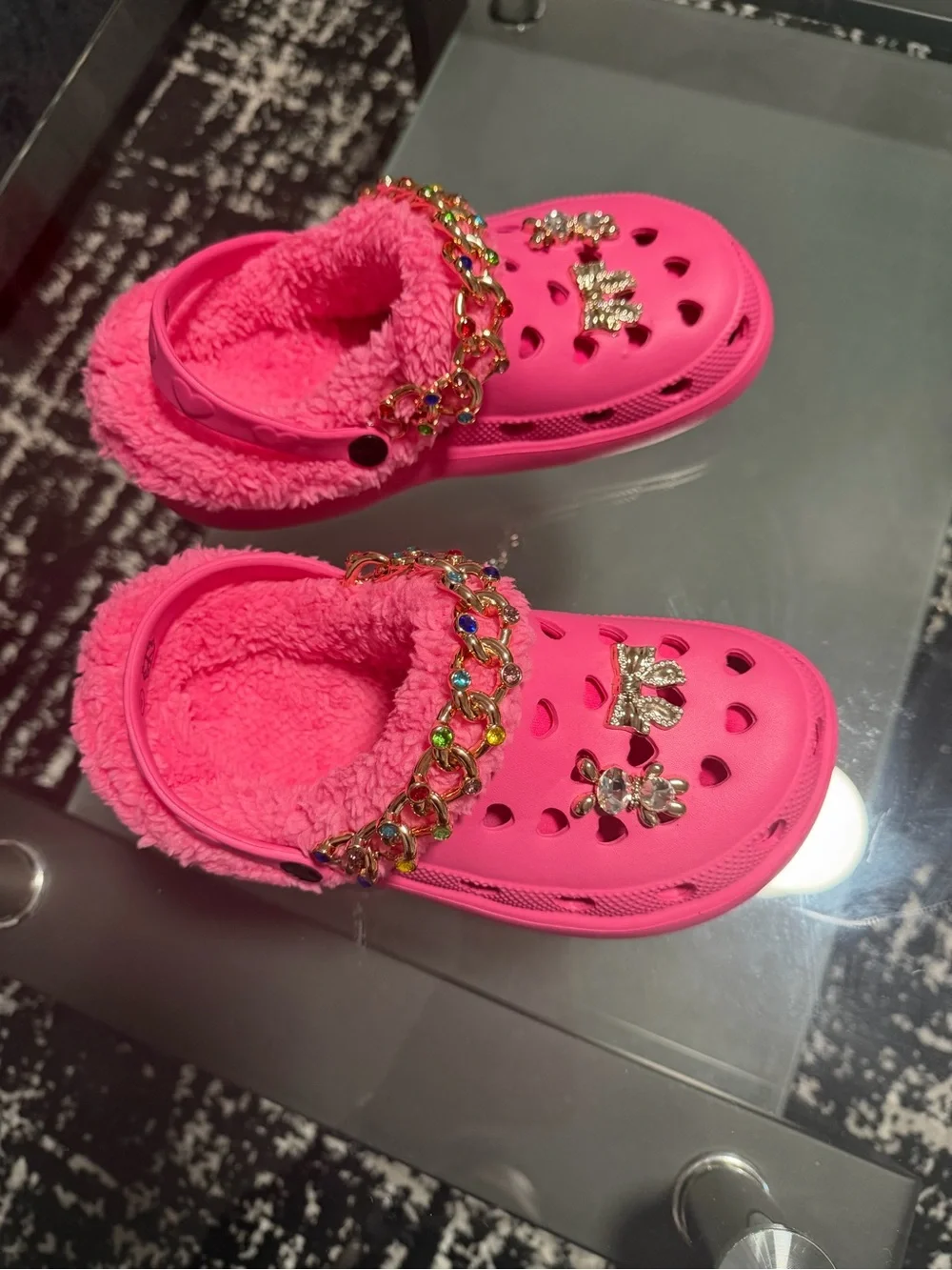 Girls' Plush-Lined Hot Pink Slip-On Clog with Decorative Chain